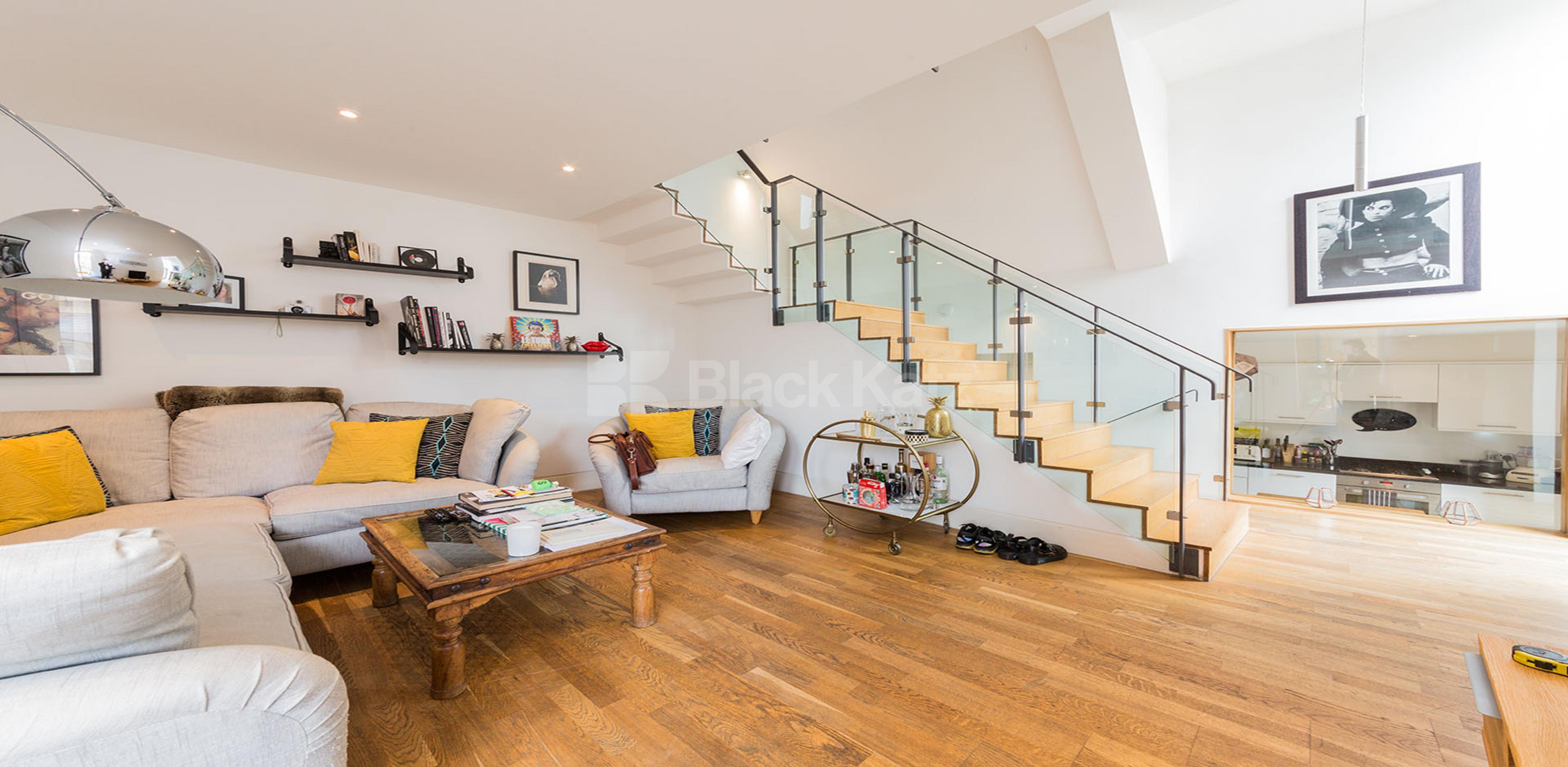 			LET BY!, 2 Bedroom, 1 bath, 1 reception House			 Camden Mews, CAMDEN NW1